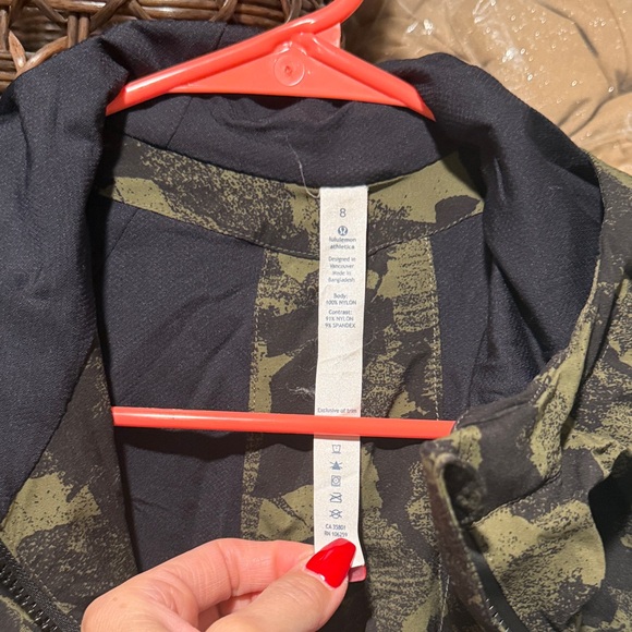 lululemon athletica Green Camouflage Utility Jacket - Picture 2 of 11